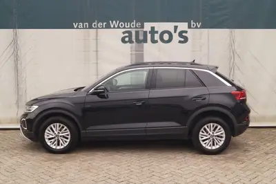 Volkswagen T-Roc 1.5 TSI 150pk Life Business -NAVI-ECC-CAM-L uit 2022