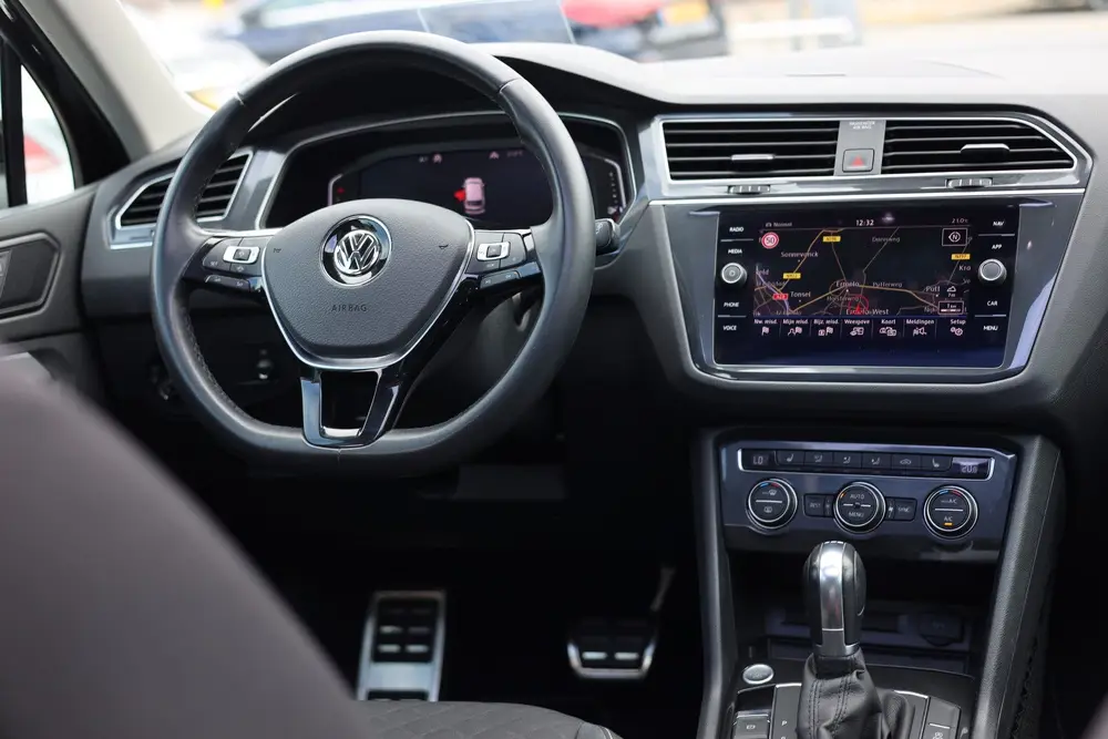 Volkswagen Tiguan 2.0 TSI 4MOTION | R-LINE | PANO | CAMERA | uit 2019, foto 3