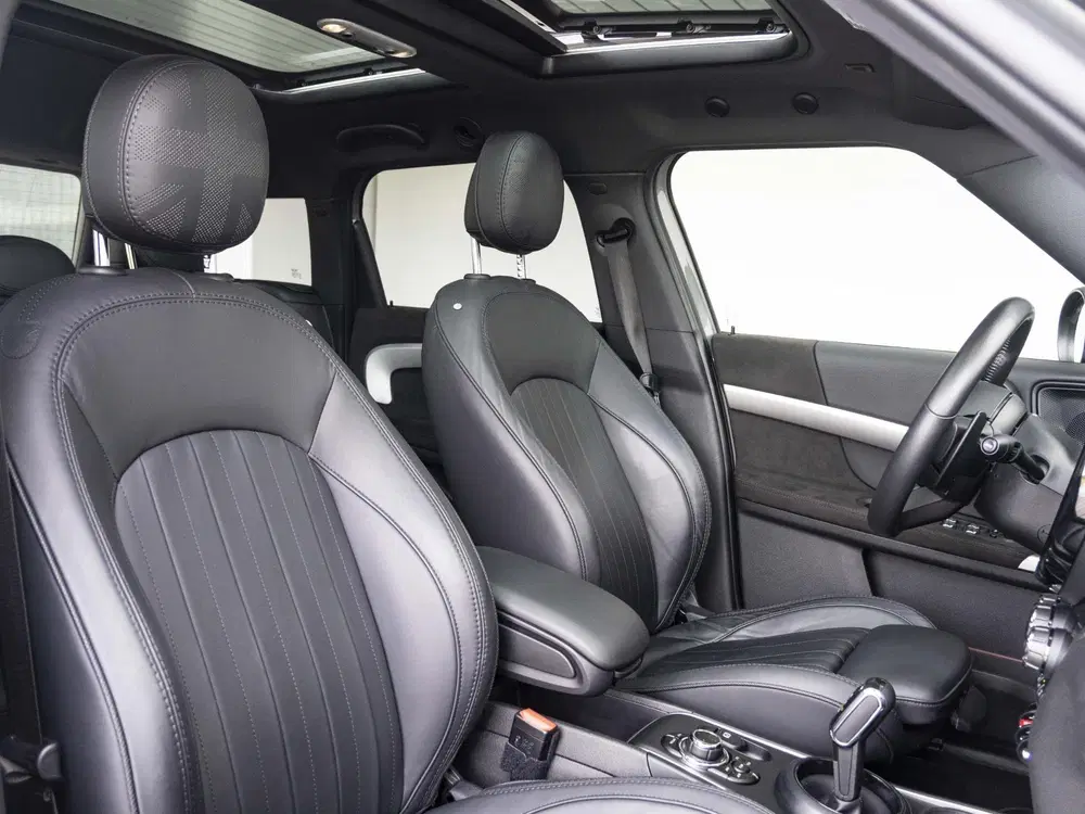 Mini Countryman John Cooper Works ALL4 uit 2022, foto 4