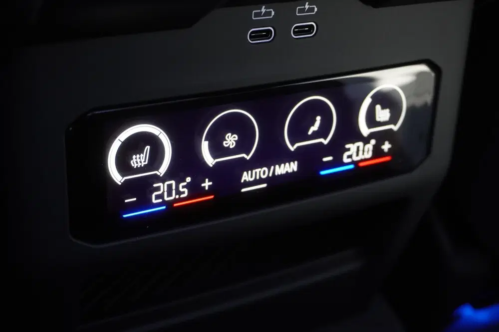 BMW M5 Sedan Bowers & Wilkins Surround Sound Syst uit 2026, foto 15