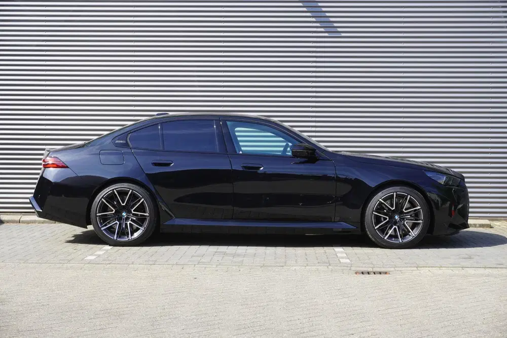 BMW M5 Sedan Bowers & Wilkins Surround Sound Syst uit 2026, foto 4