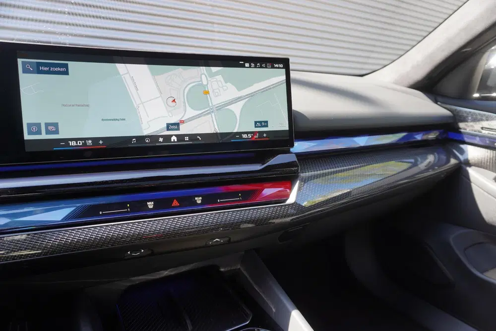BMW M5 Sedan Bowers & Wilkins Surround Sound Syst uit 2026, foto 8