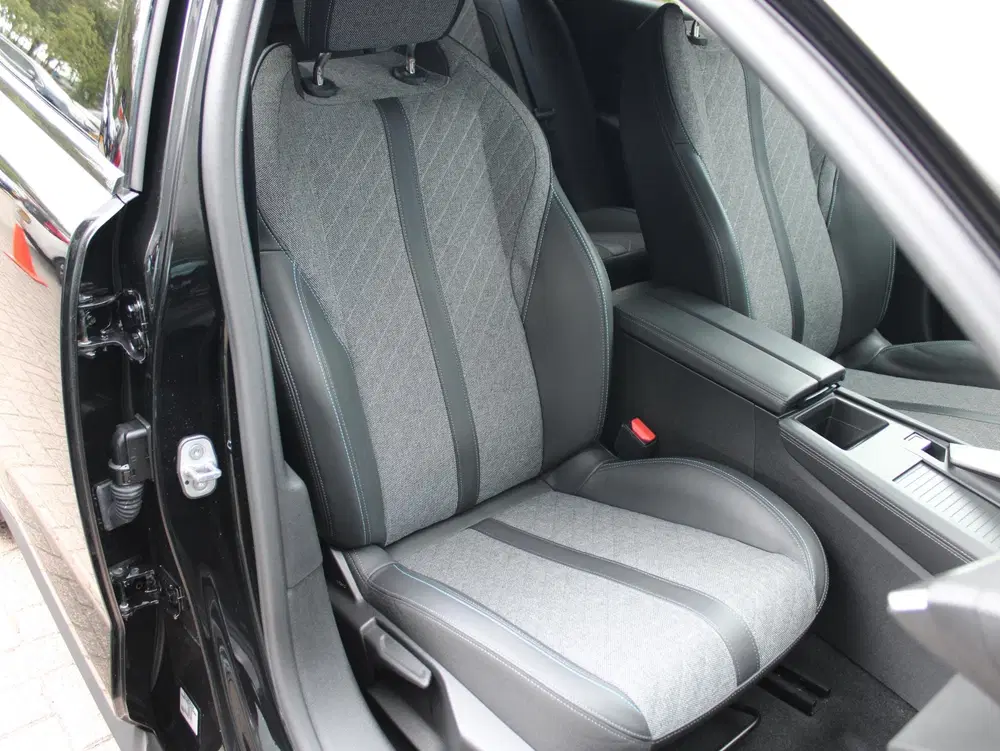 Peugeot 408 1.2T Allure Pack 130 EAT8 Automaat uit 2023, foto 11