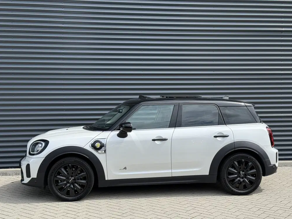 Mini Countryman 2.0 Cooper SE ALL4 Pano uit 2022, foto 4