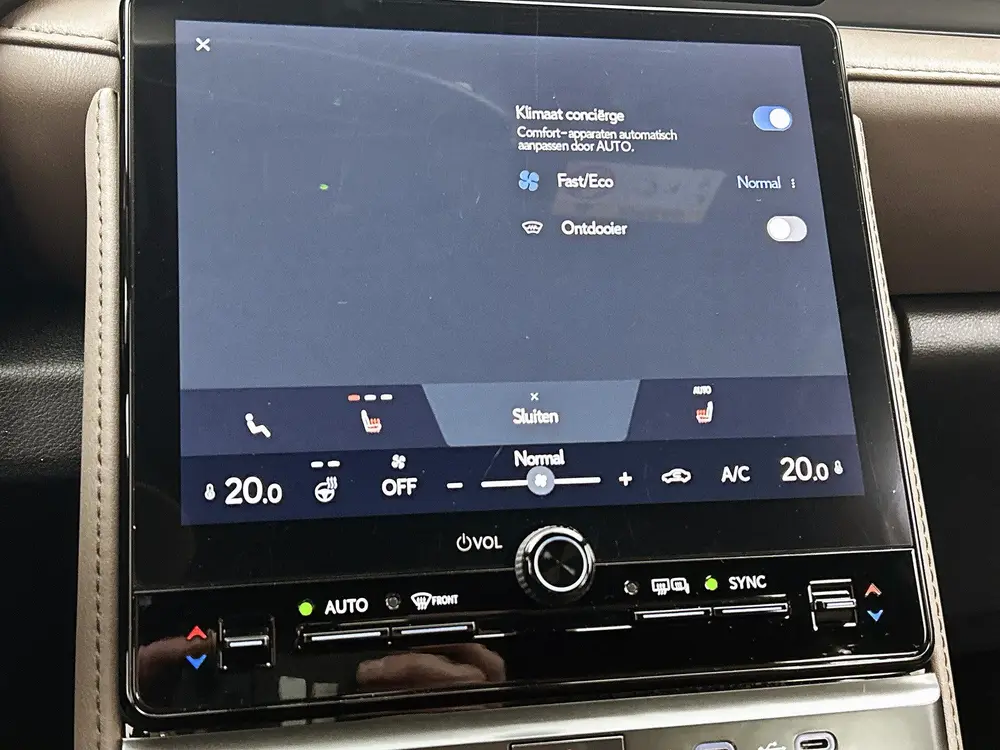 Lexus LBX Elegant 2WD uit 2024, foto 10