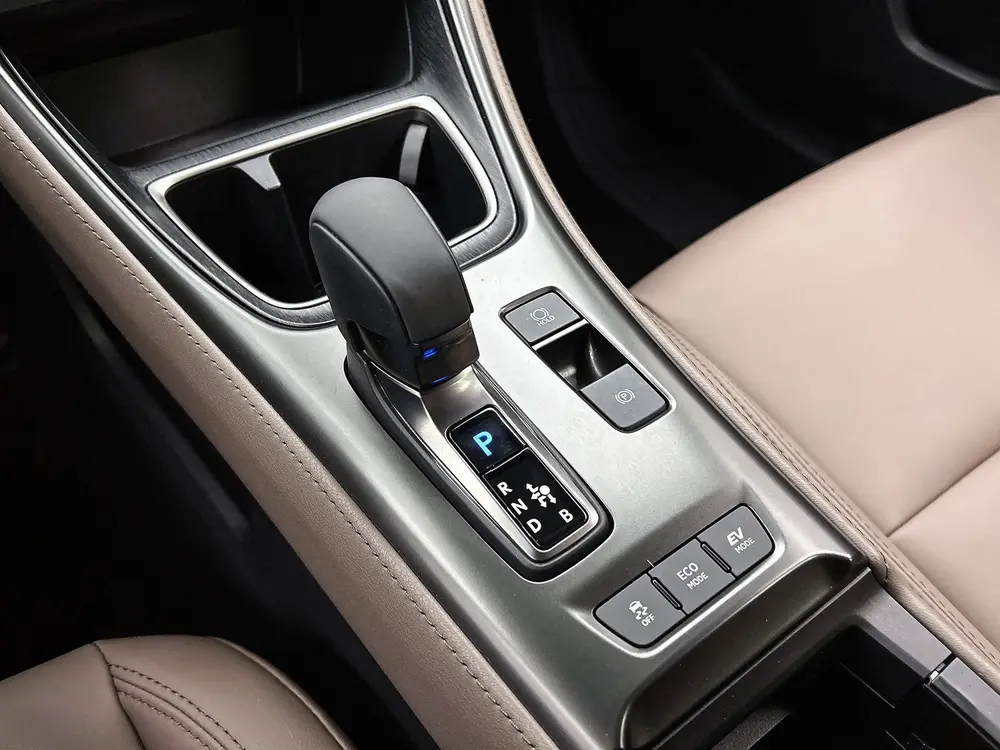 Lexus LBX Elegant 2WD uit 2024, foto 11