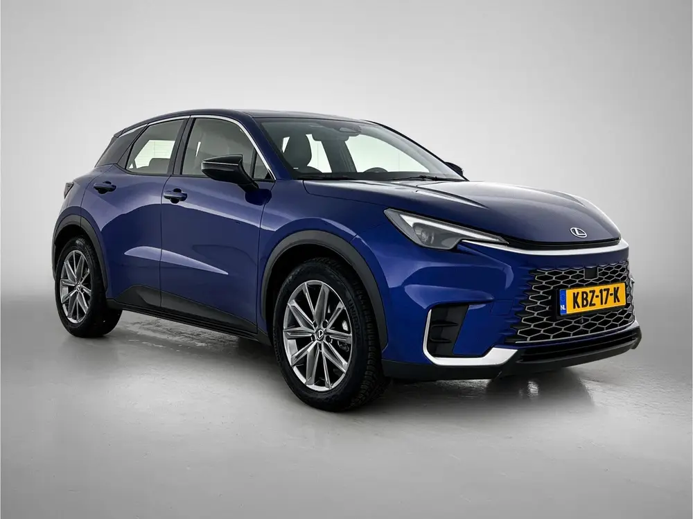 Lexus LBX Elegant 2WD uit 2024, foto 13