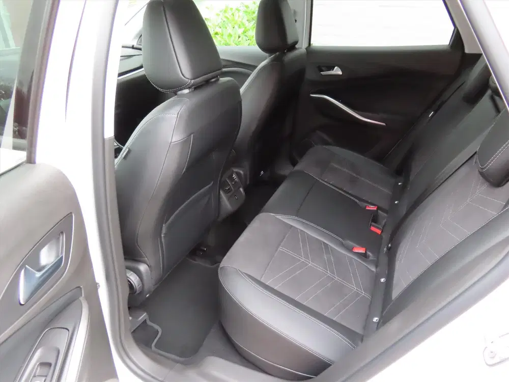 Opel Grandland 1.6 Turbo Hybrid 225pk Aut Ultimate uit 2025, foto 14