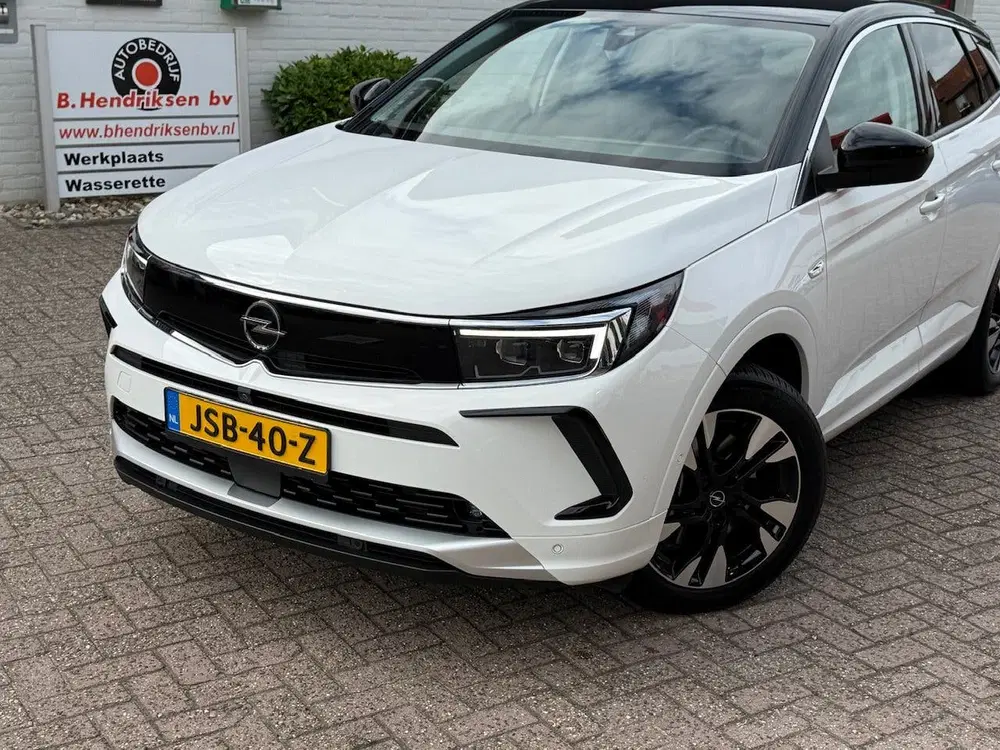Opel Grandland 1.6 Turbo Hybrid 225pk Aut Ultimate uit 2025, foto 2
