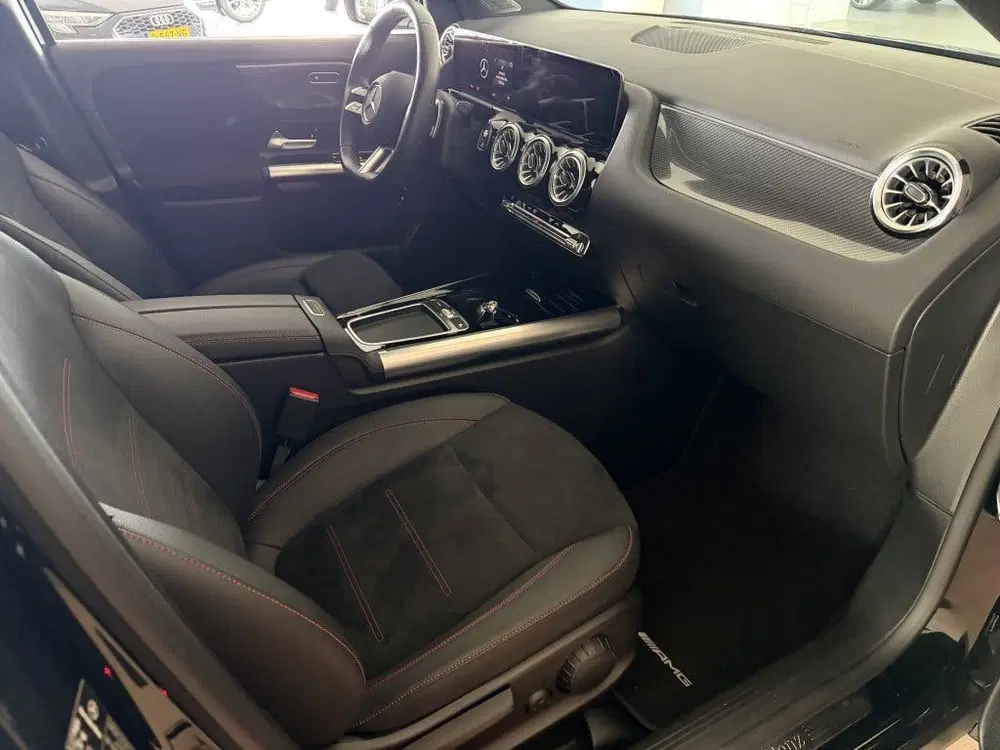 Mercedes-Benz GLA GLA 180 AMG Line (bj 2024 uit 2024, foto 3