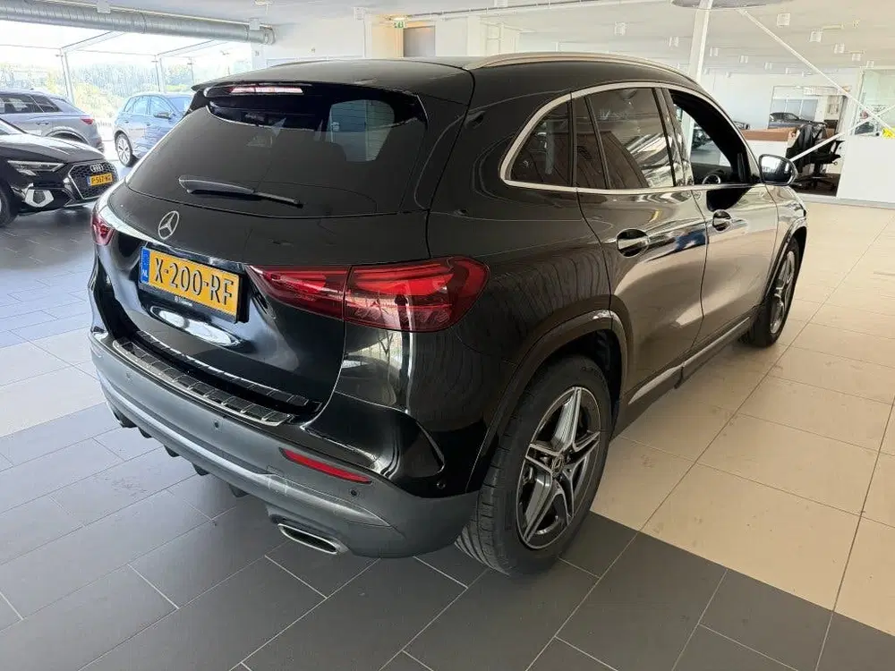 Mercedes-Benz GLA GLA 180 AMG Line (bj 2024 uit 2024, foto 4