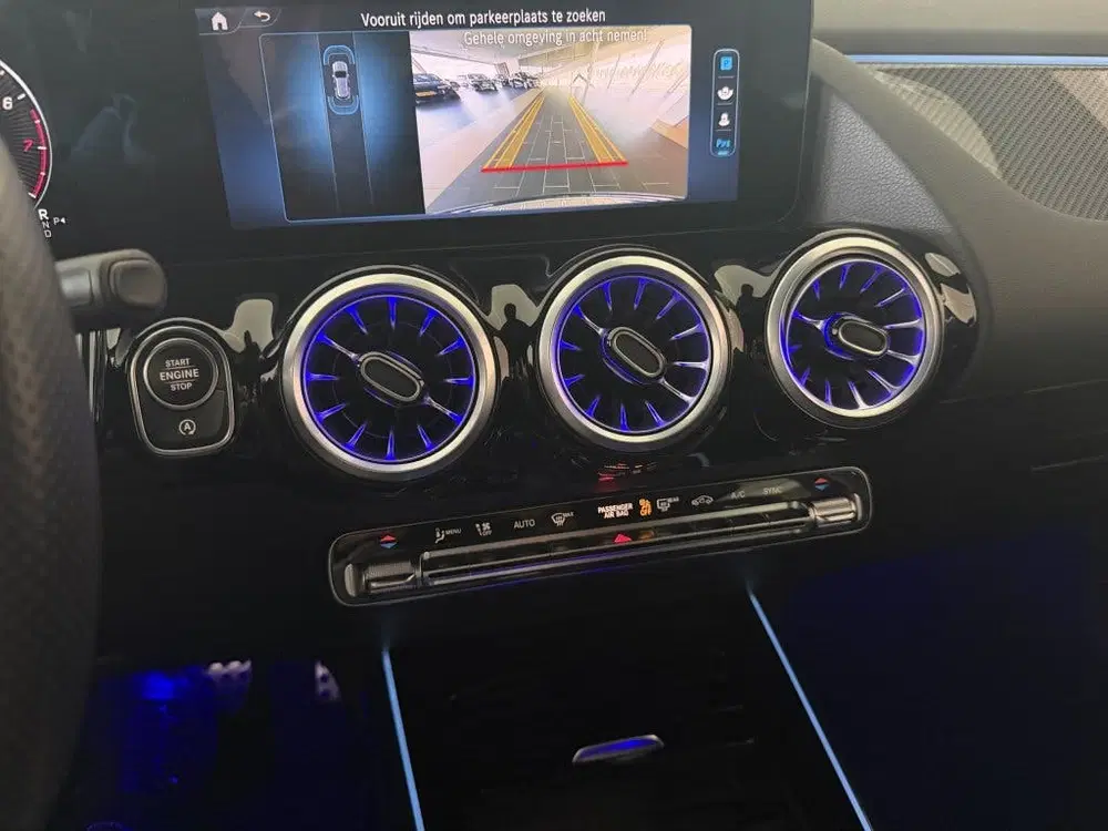 Mercedes-Benz GLA GLA 180 AMG Line (bj 2024 uit 2024, foto 9