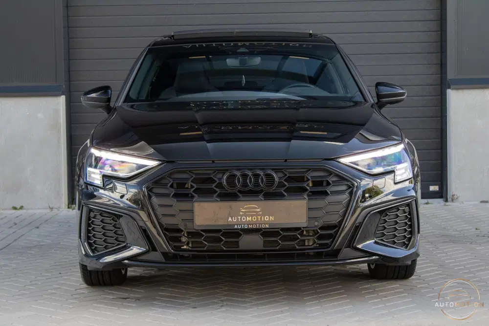 Audi A3 45 TFSIe Sline Competition PANO MATRIX MAX uit 2022, foto 11