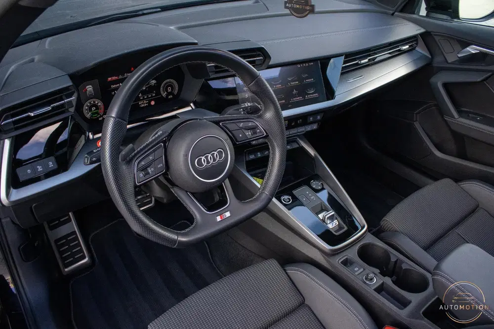 Audi A3 45 TFSIe Sline Competition PANO MATRIX MAX uit 2022, foto 6