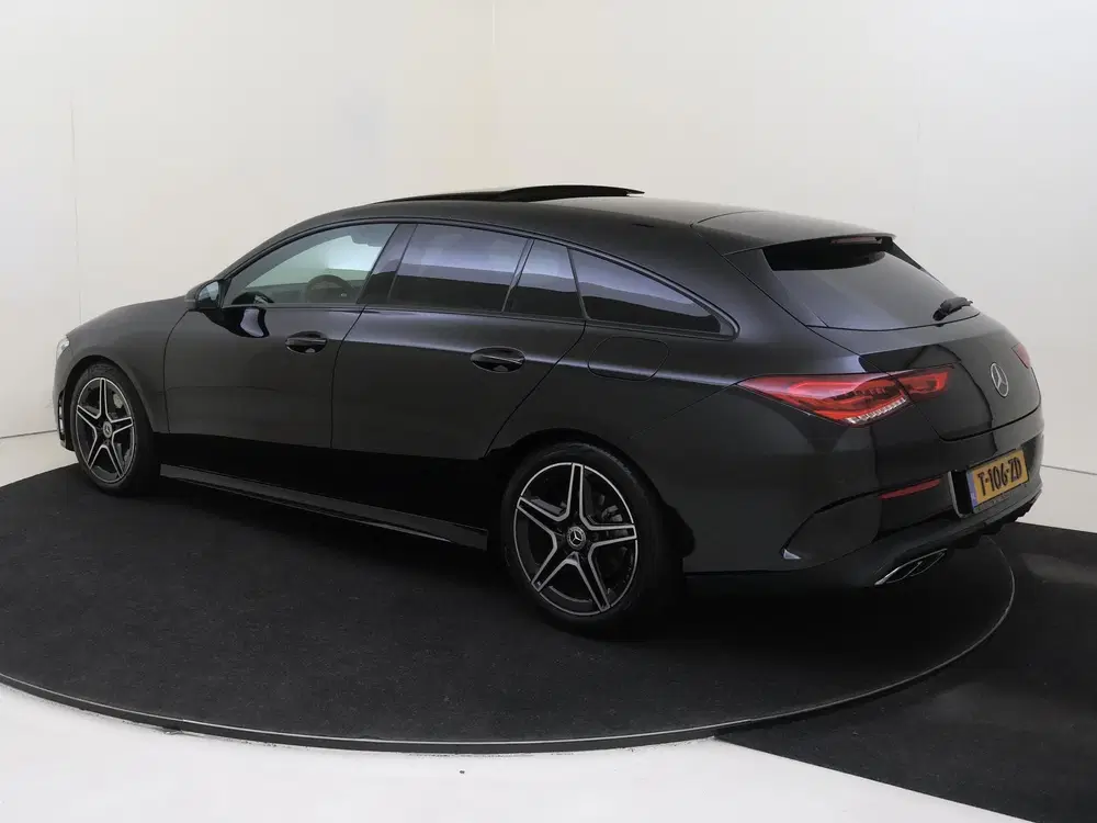 Mercedes-Benz CLA 200 AMG Line uit 2023, foto 6