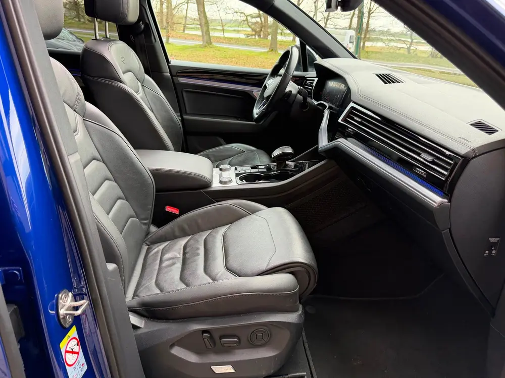 Volkswagen Touareg 3.0 TSi 4MOTION R / Lapiz Blue / Pano / uit 2021, foto 13