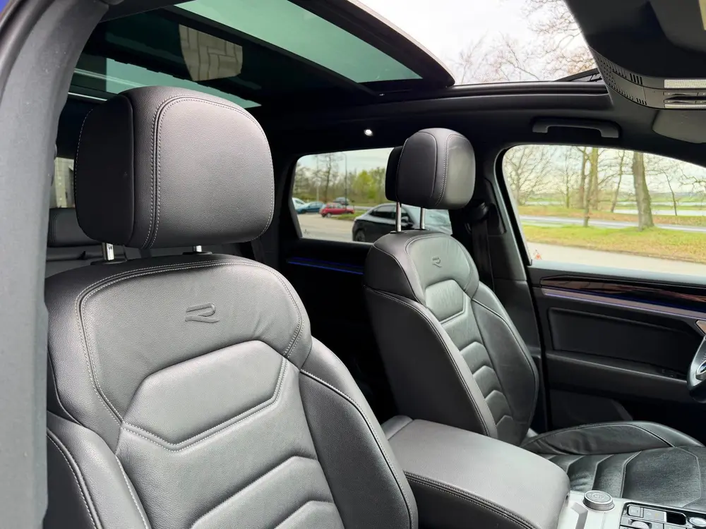 Volkswagen Touareg 3.0 TSi 4MOTION R / Lapiz Blue / Pano / uit 2021, foto 14