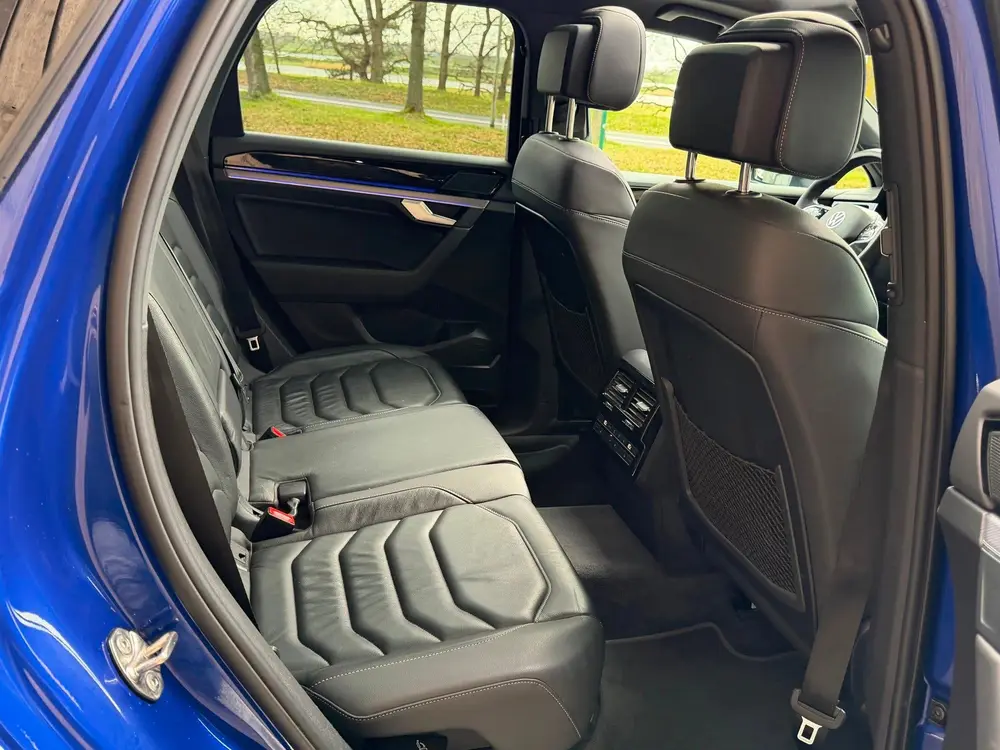 Volkswagen Touareg 3.0 TSi 4MOTION R / Lapiz Blue / Pano / uit 2021, foto 19