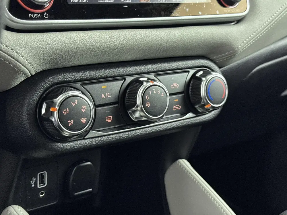 Nissan Micra 1.0 IG-T N-Connecta uit 2020, foto 15