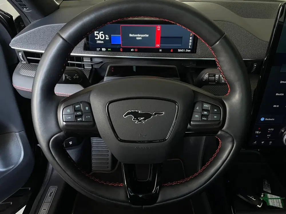 Ford Mustang Mach-E Ford Mustang Mach-E 98kWh SOH 95% PANO E uit 2021, foto 10