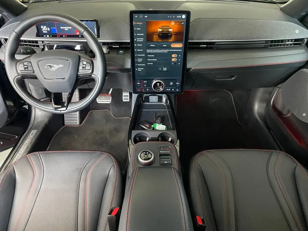 Ford Mustang Mach-E Ford Mustang Mach-E 98kWh SOH 95% PANO E uit 2021, foto 8