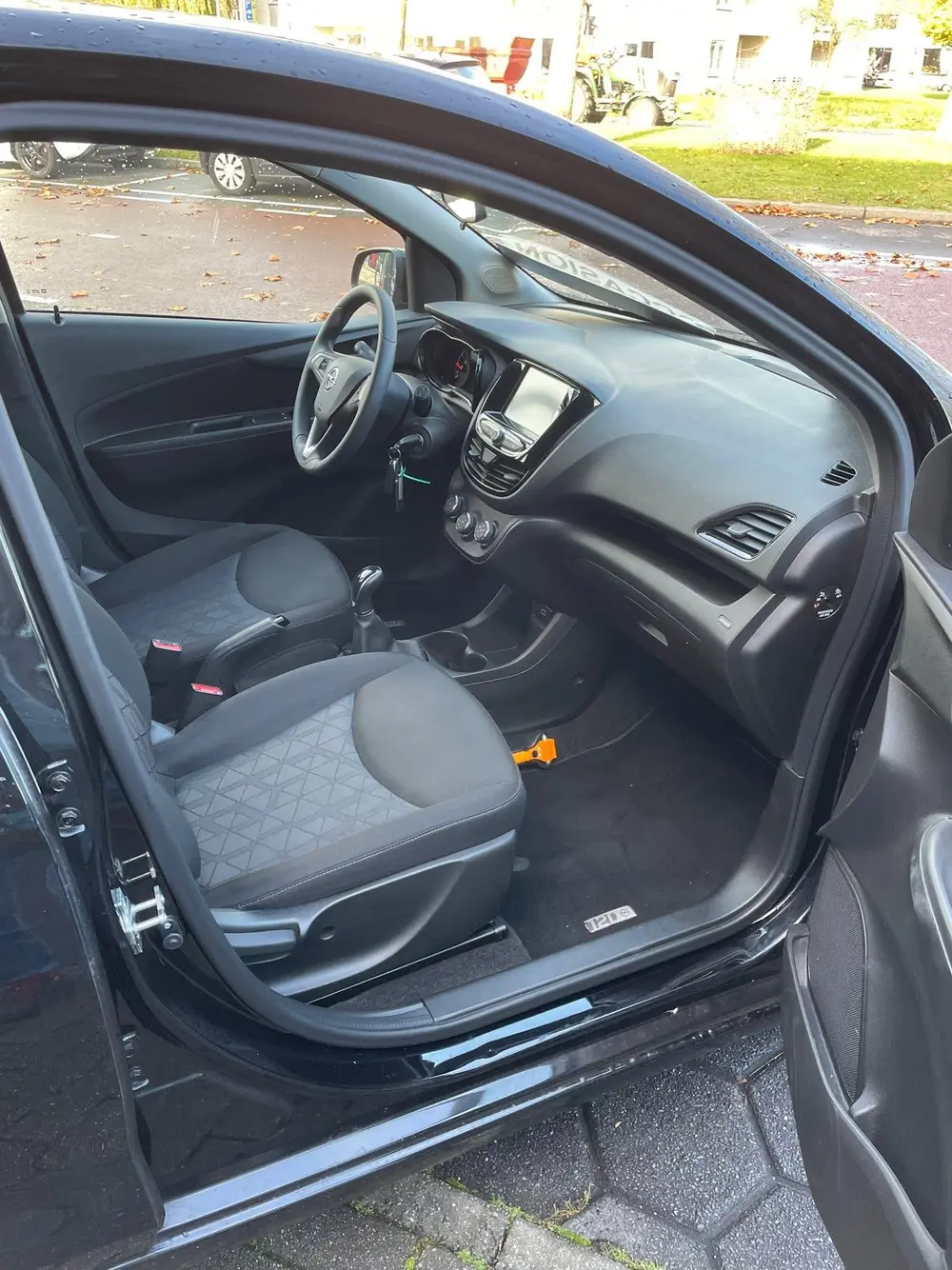 Opel Karl 1.0 ecoFLEX 120 Jaar Edition uit 2019, foto 6