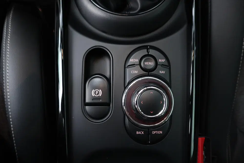 Mini Clubman One uit 2022, foto 19