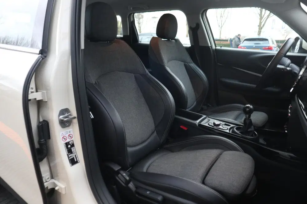 Mini Clubman One uit 2022, foto 9