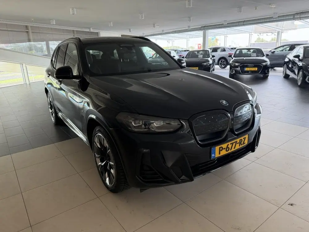 BMW iX3 High Executive 80 kWh SOH 96 uit 2022, foto 2