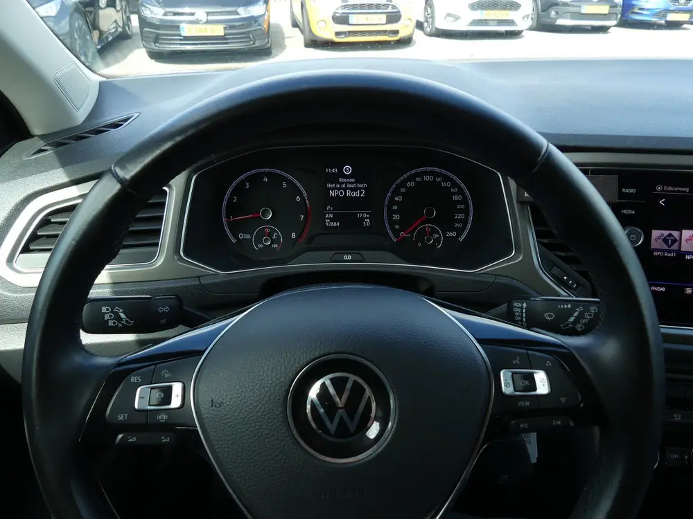 Volkswagen T-Roc 1.0 TSI Style Business uit 2021, foto 13