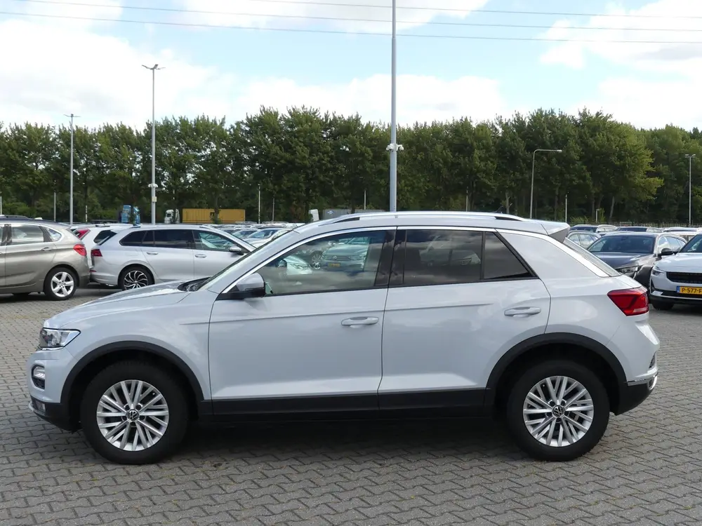 Volkswagen T-Roc 1.0 TSI Style Business uit 2021, foto 3