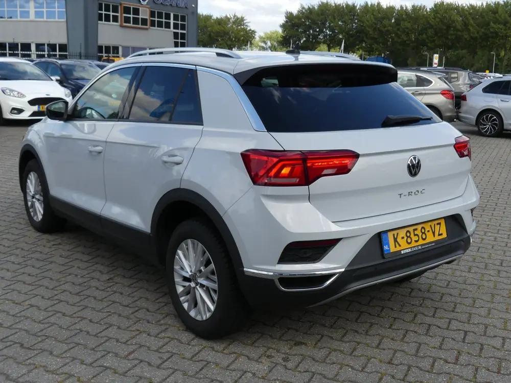 Volkswagen T-Roc 1.0 TSI Style Business uit 2021, foto 4