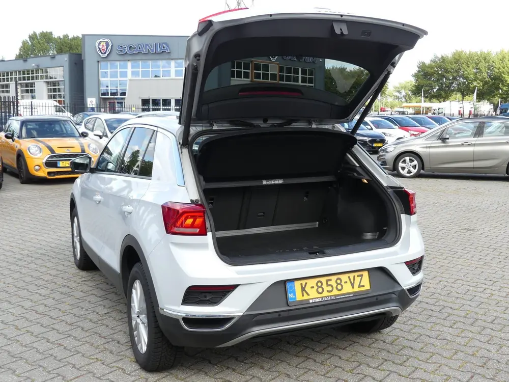 Volkswagen T-Roc 1.0 TSI Style Business uit 2021, foto 8