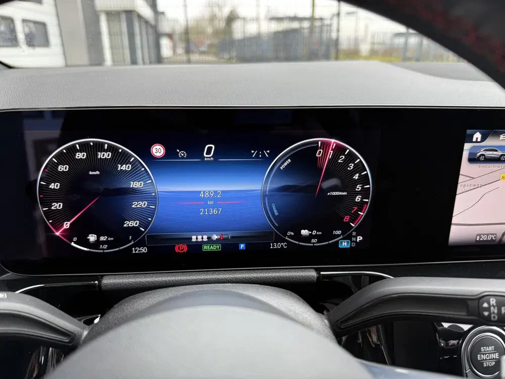 Mercedes-Benz GLA 250 e AMG Line PLUG-IN ADAPTIVE CRUISE. uit 2024, foto 12
