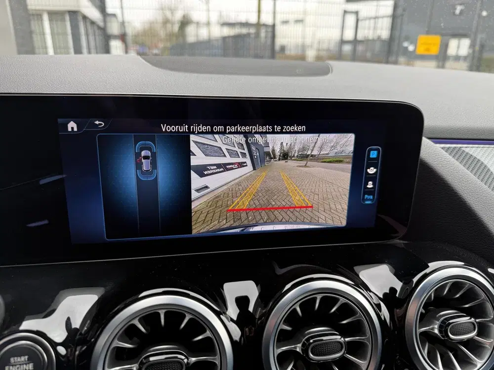 Mercedes-Benz GLA 250 e AMG Line PLUG-IN ADAPTIVE CRUISE. uit 2024, foto 6