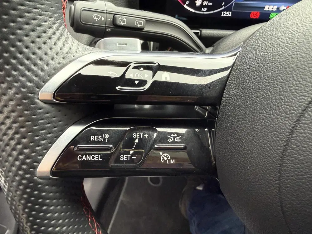 Mercedes-Benz GLA 250 e AMG Line PLUG-IN ADAPTIVE CRUISE. uit 2024, foto 8
