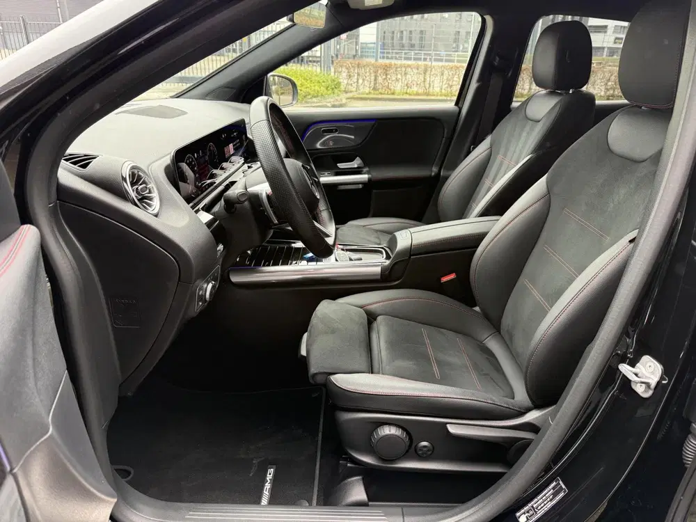 Mercedes-Benz GLA 250 e AMG Line PLUG-IN ADAPTIVE CRUISE. uit 2024, foto 9