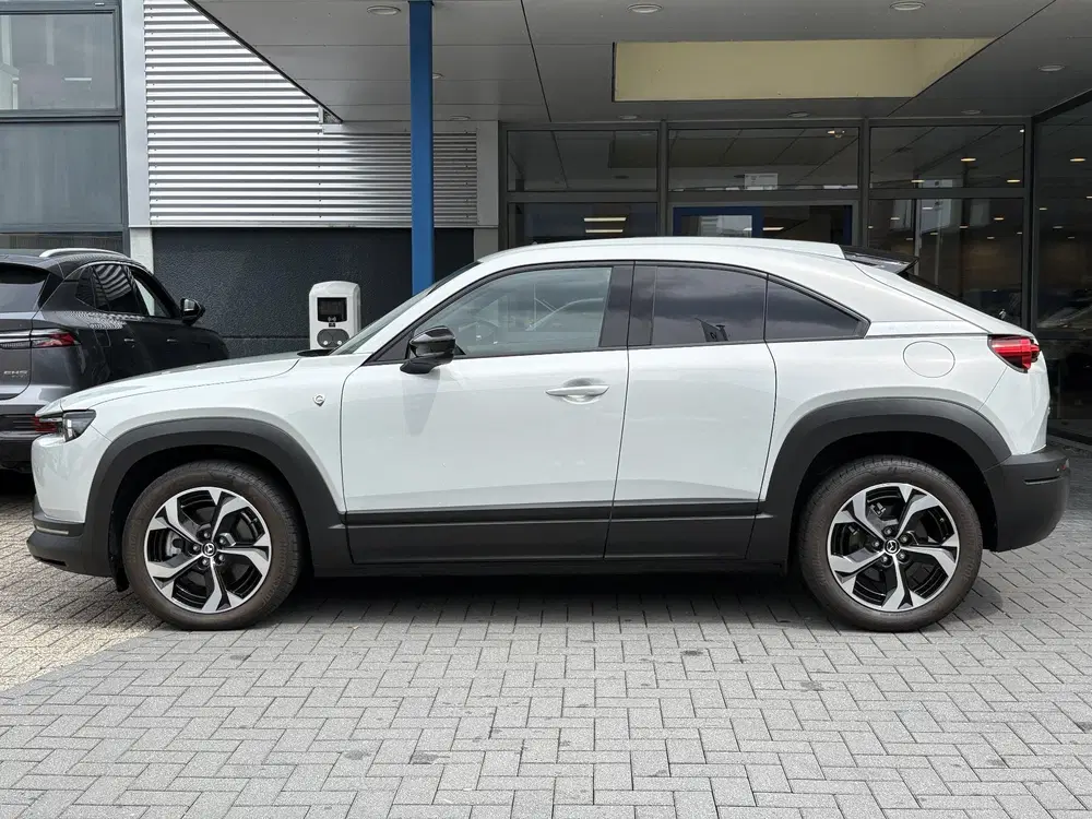 Mazda MX-30 e-SkyActiv R-EV 170 Makoto uit 2023, foto 11