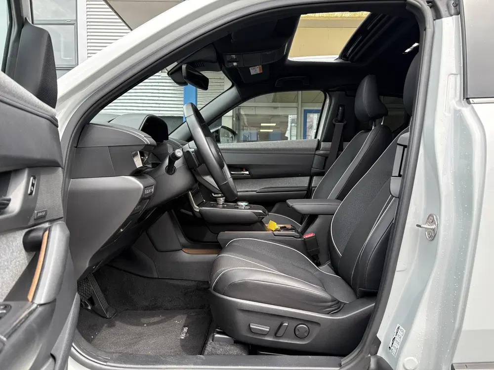 Mazda MX-30 e-SkyActiv R-EV 170 Makoto uit 2023, foto 13