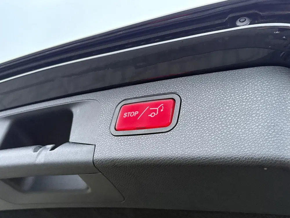 Mercedes-Benz E-Klasse 300 e AMG Line PHEV uit 2023, foto 14
