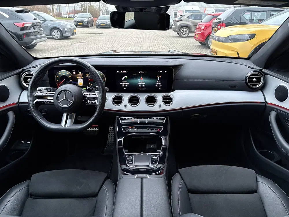 Mercedes-Benz E-Klasse 300 e AMG Line PHEV uit 2023, foto 20