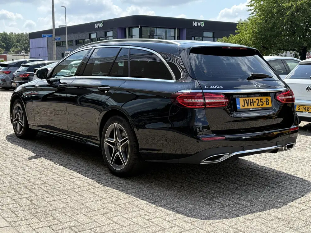 Mercedes-Benz E-Klasse 300 e AMG Line PHEV uit 2023, foto 4