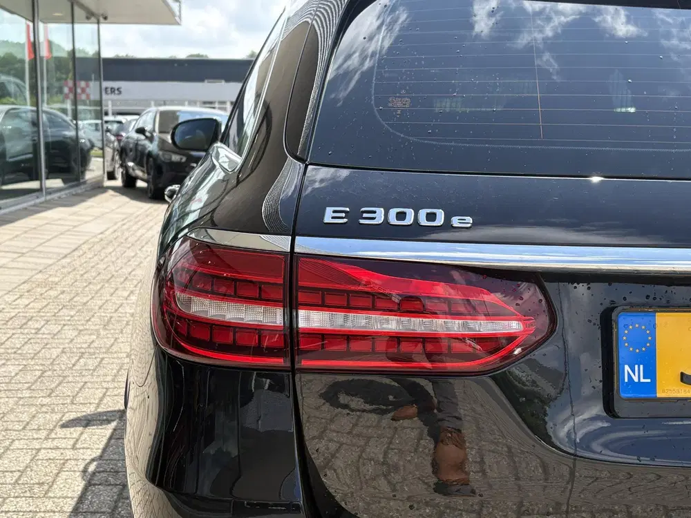 Mercedes-Benz E-Klasse 300 e AMG Line PHEV uit 2023, foto 5