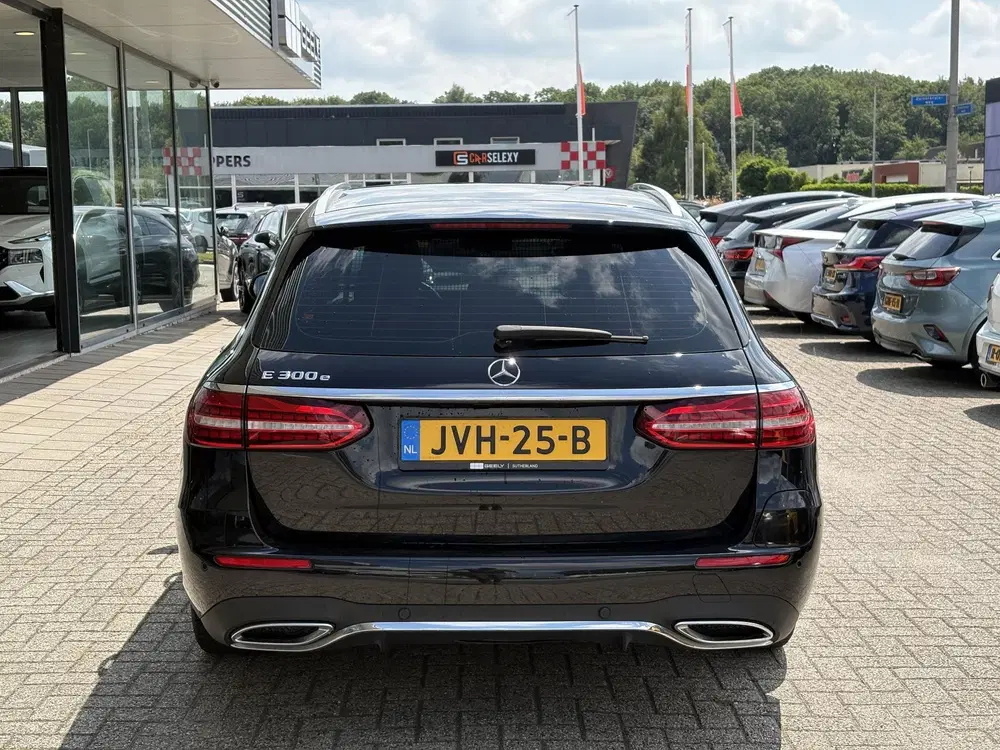 Mercedes-Benz E-Klasse 300 e AMG Line PHEV uit 2023, foto 6