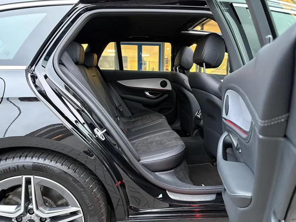 Mercedes-Benz E-Klasse 300 e AMG Line PHEV uit 2023, foto 9