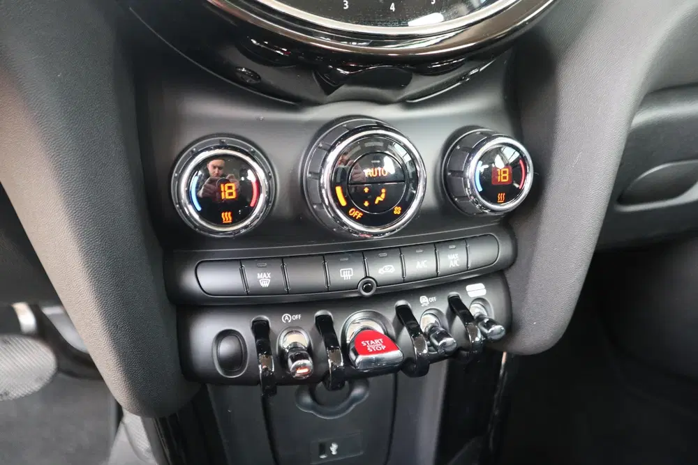Mini Cooper Cooper uit 2024, foto 15