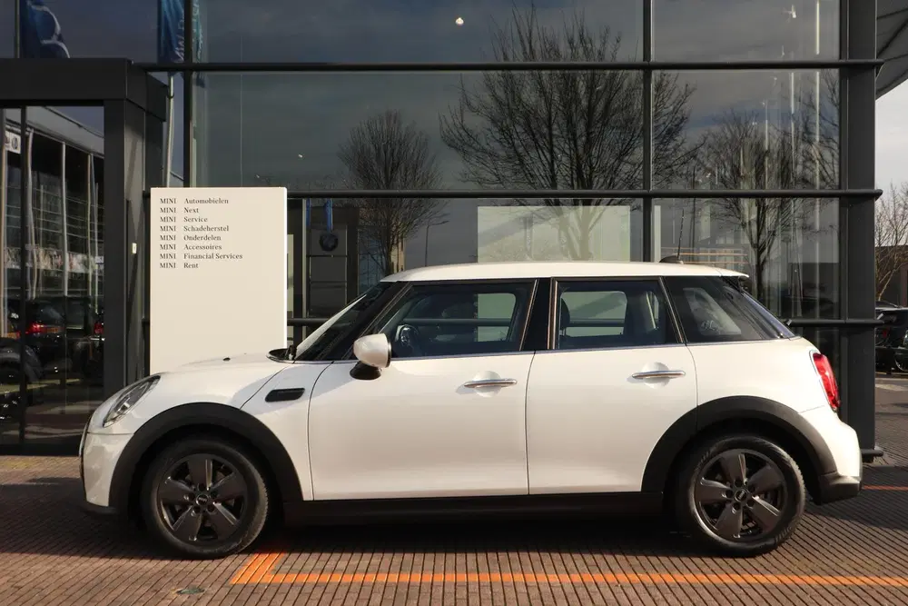Mini Cooper Cooper uit 2024, foto 3