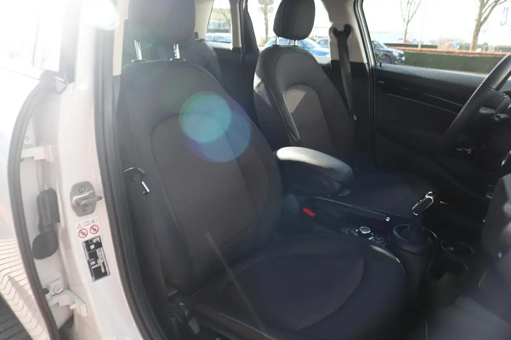 Mini Cooper Cooper uit 2024, foto 7