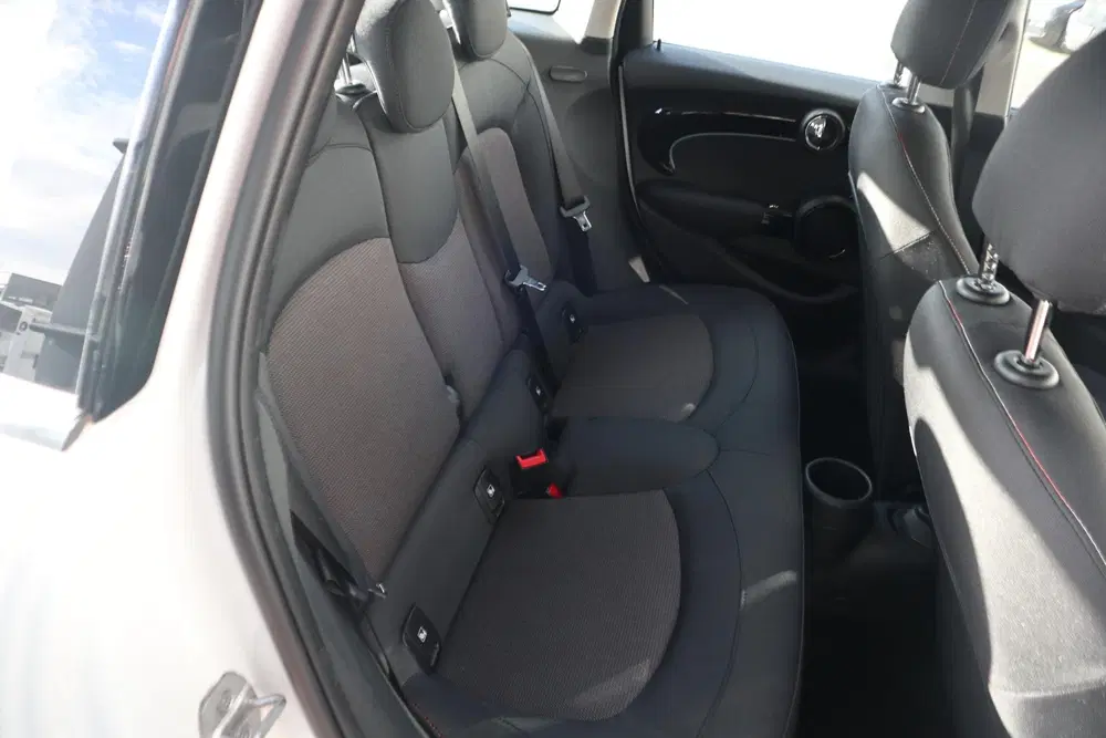 Mini Cooper Cooper uit 2024, foto 19