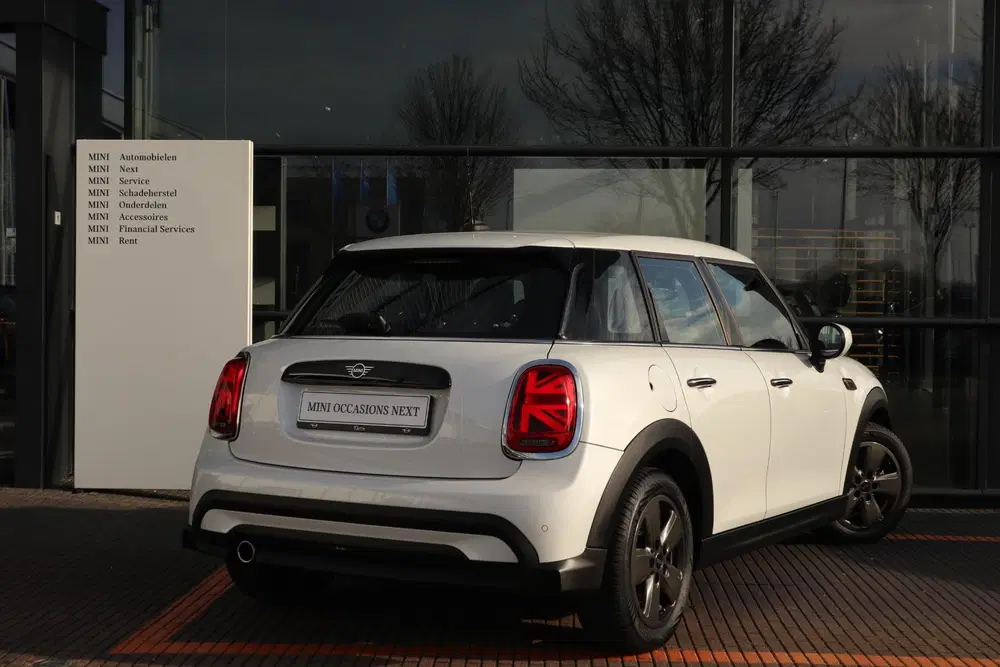 Mini Cooper Cooper uit 2024, foto 2